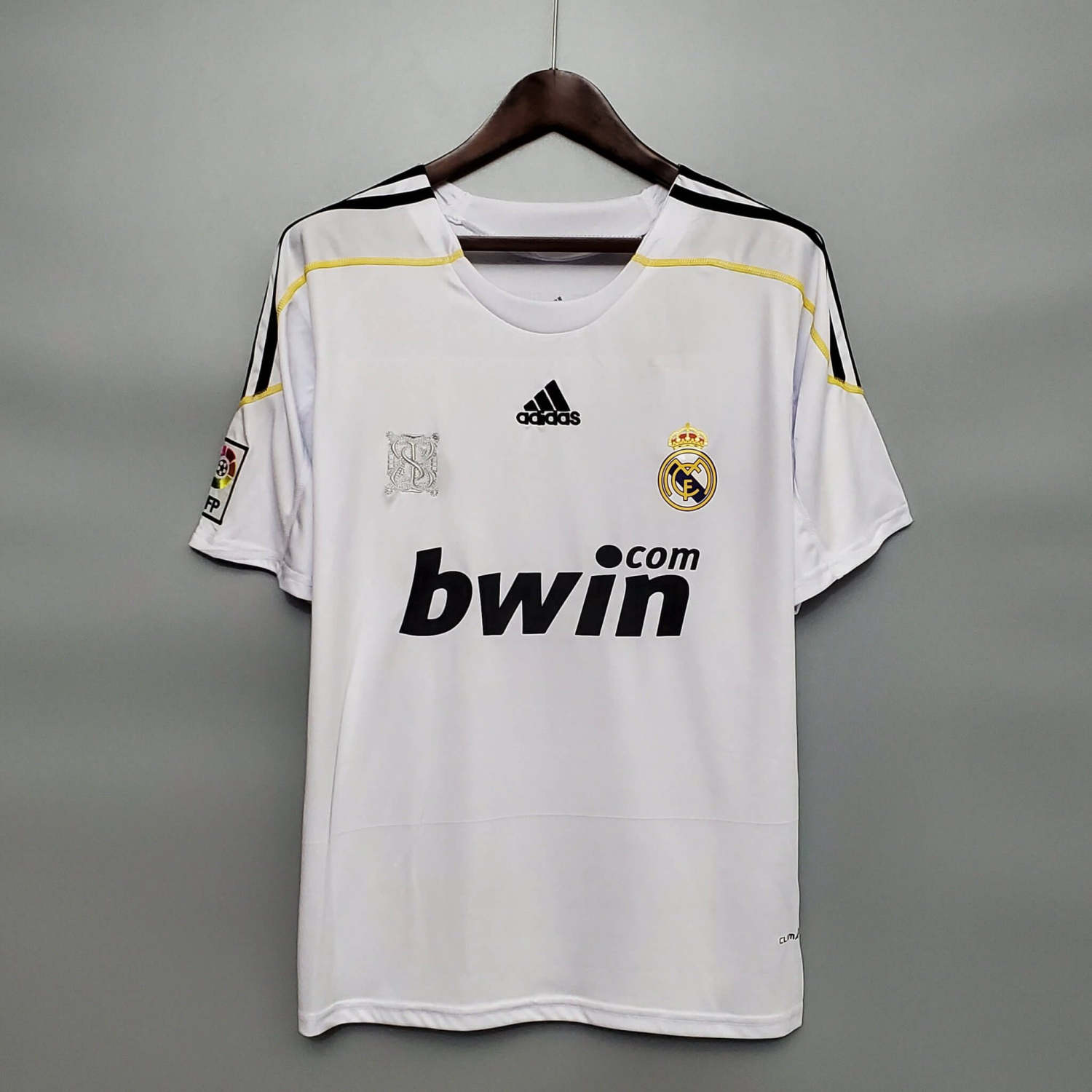 REAL MADRID 2009-2010 HOME RETRO JERSEY